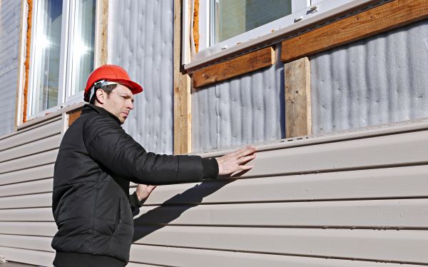Cost of Vinyl Cladding Repair in Kirkland